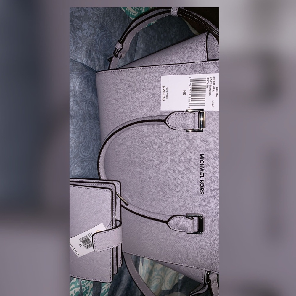 Micheal kors purse and wallet.